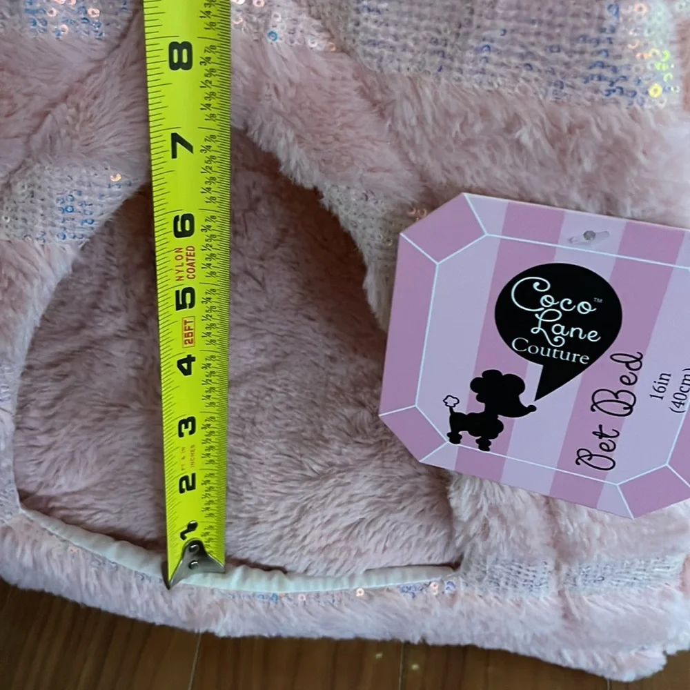 Coco Lane Couture Pet Bed - Pink